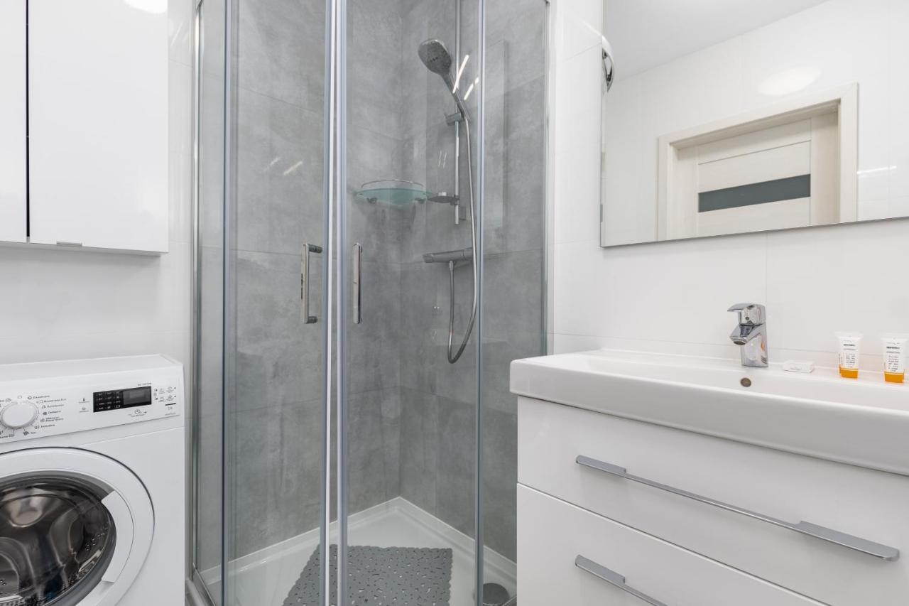 Blizej Morza II Apartament Z Garazem By Renters Apartment Kolobrzeg Exterior photo